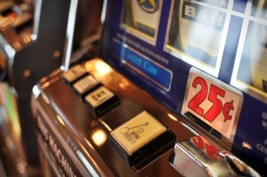 makbet payment options including DANA, OVO, GoPay, and QRIS displayed on mobile screen